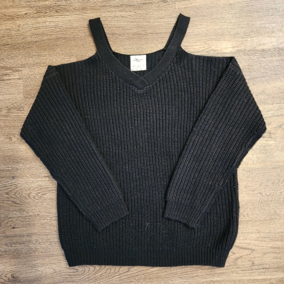 Vero Moda Black Cold Shoulder Knit Sweater - Picture 4 of 7